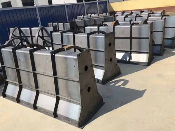 隔離防撞墩模具